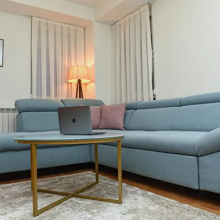 Rentnest Luxe Appartamento Skopje