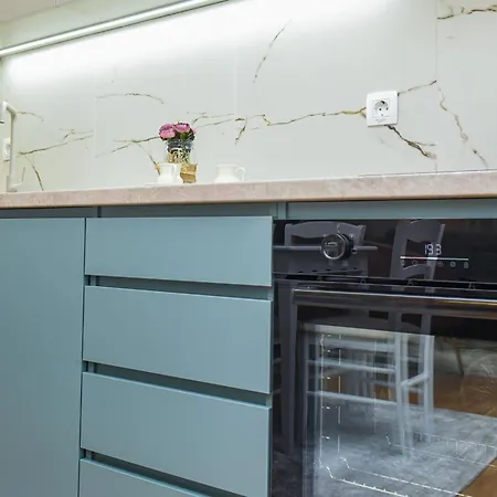 Rentnest Luxe Appartamento