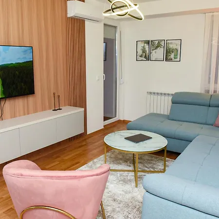 Rentnest Luxe Appartamento Skopje